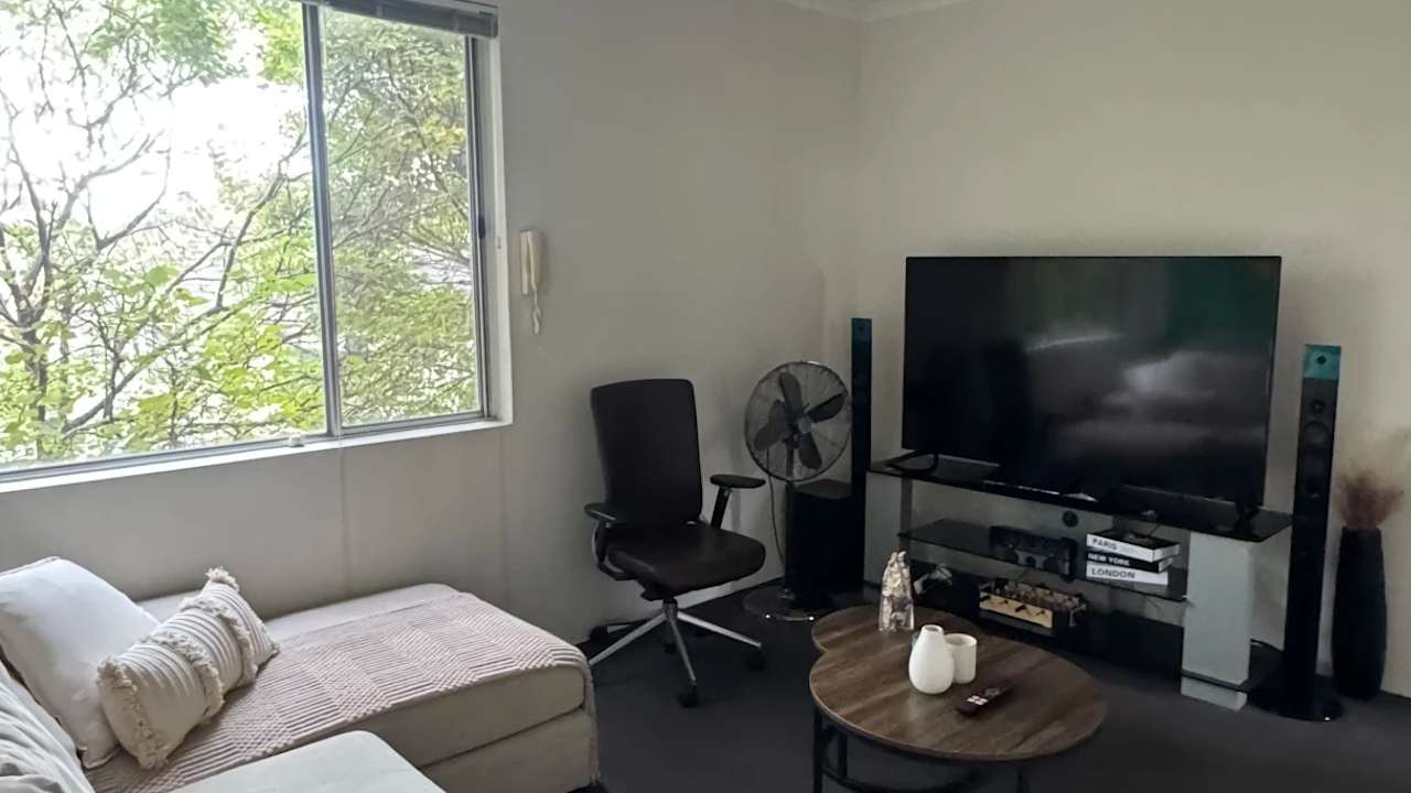 Furnished room in a flatshare