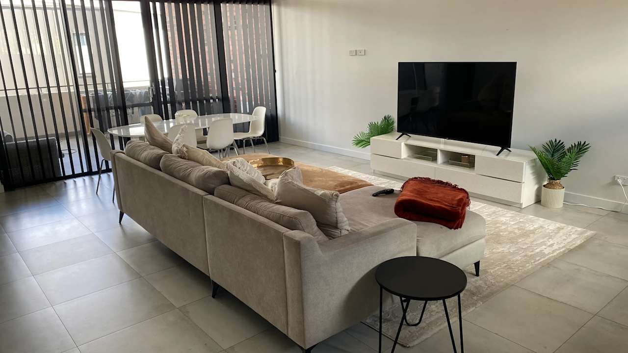 Unfurnished room with own bathroom