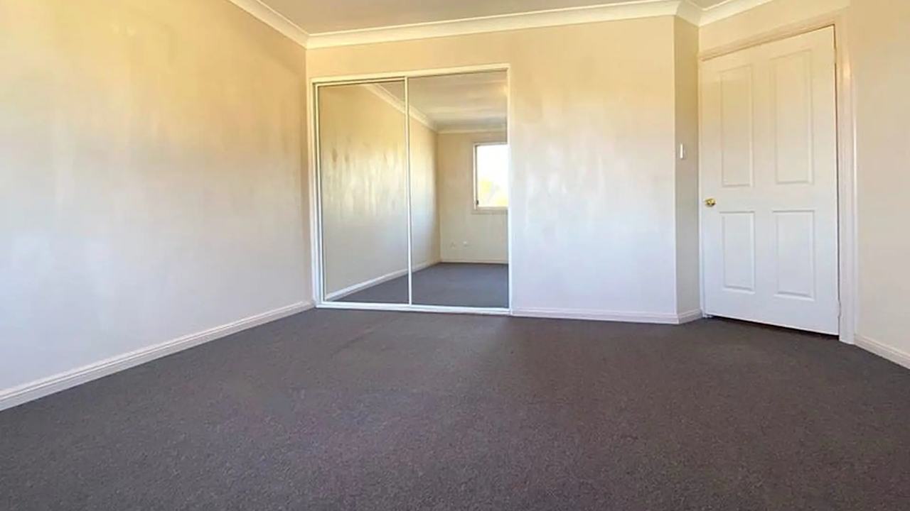 Whole property with 3 rooms for rent