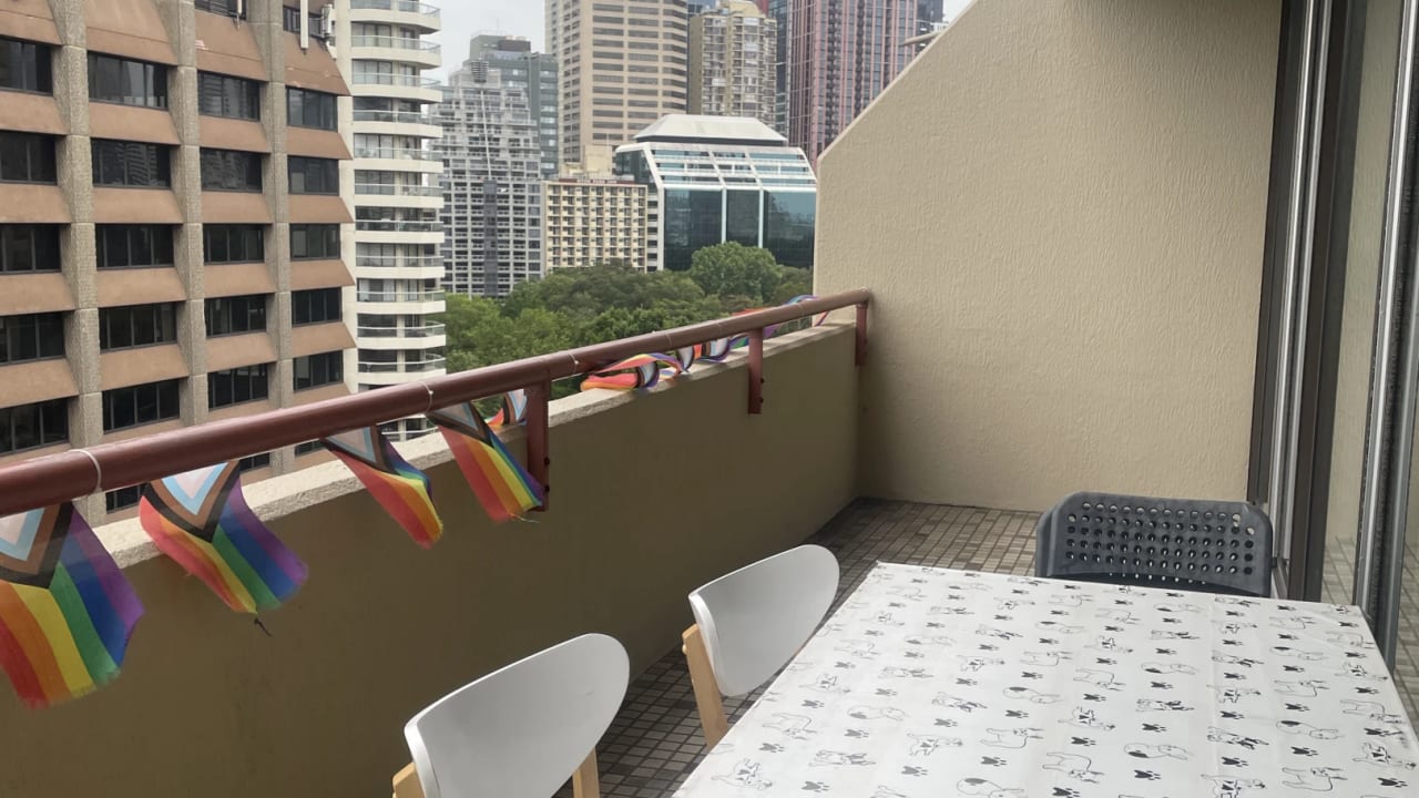 Furnished room in a flatshare