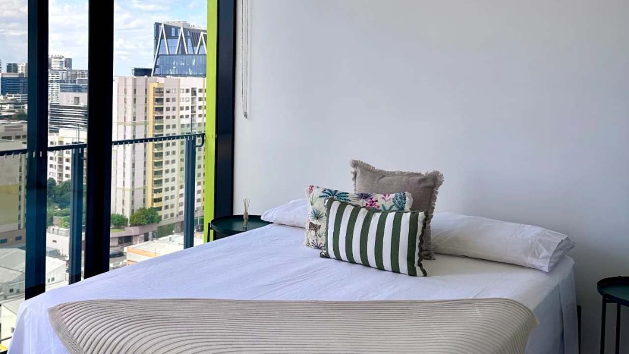 Furnished room with ensuite in a flatshare