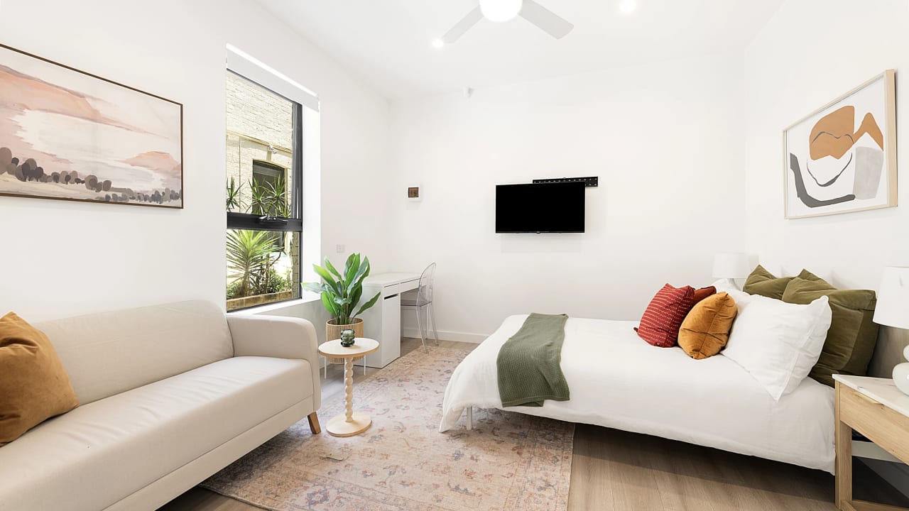 Room studio flat for rent