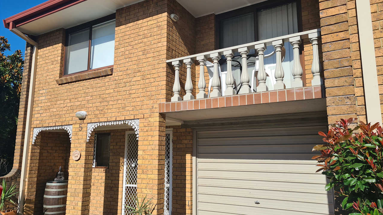 Whole property with 3 rooms for rent