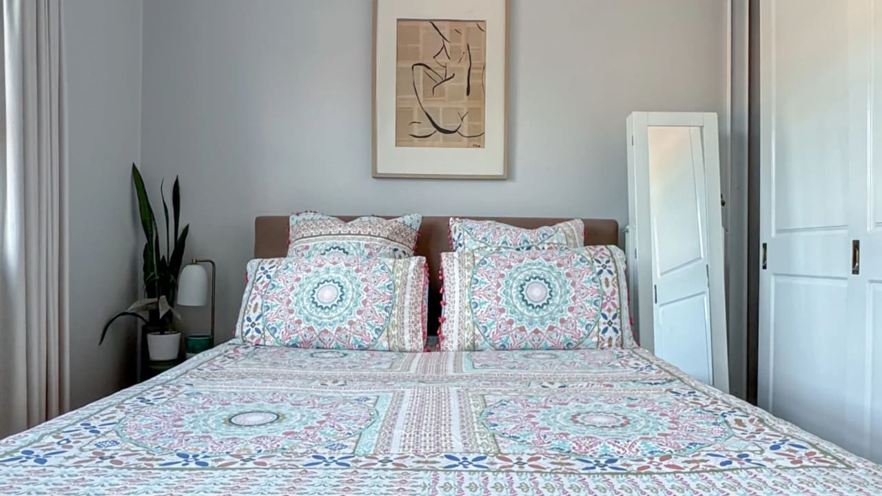 Furnished room in a flatshare