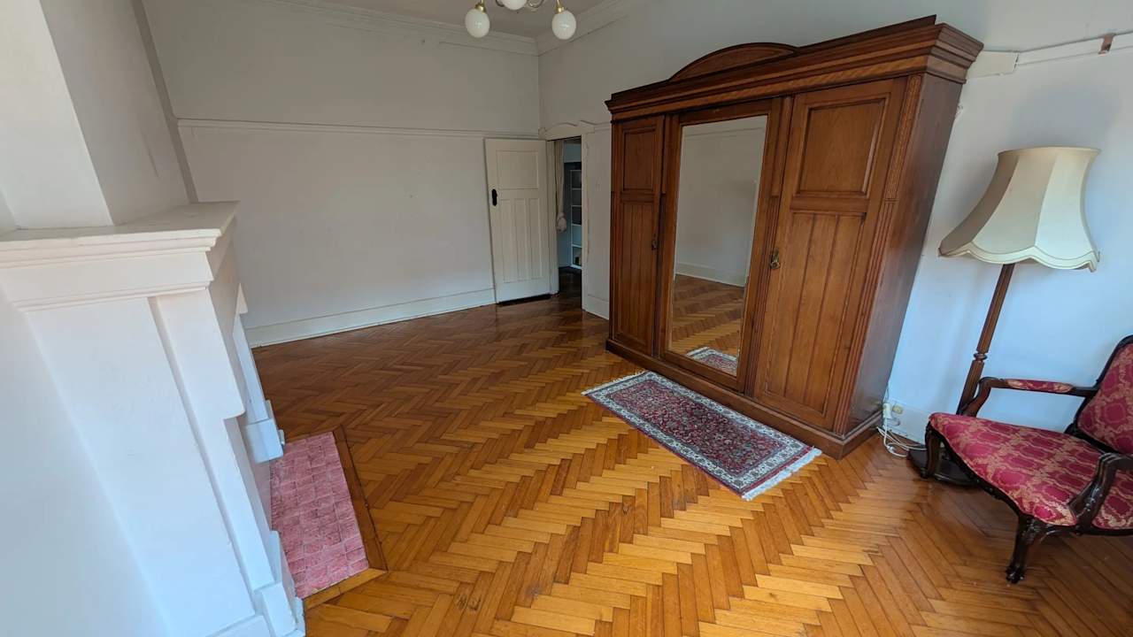Unfurnished room in a flatshare