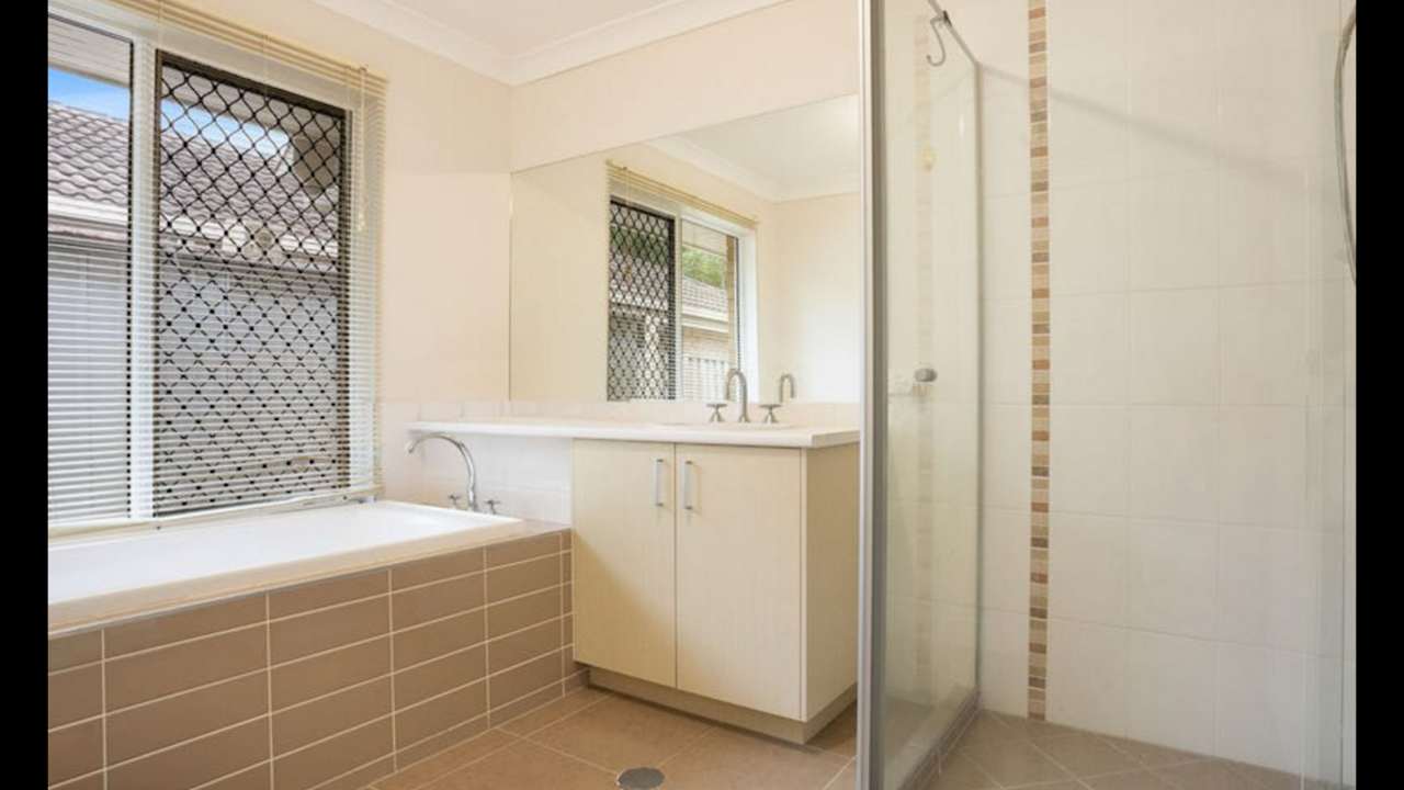 Room in a share house