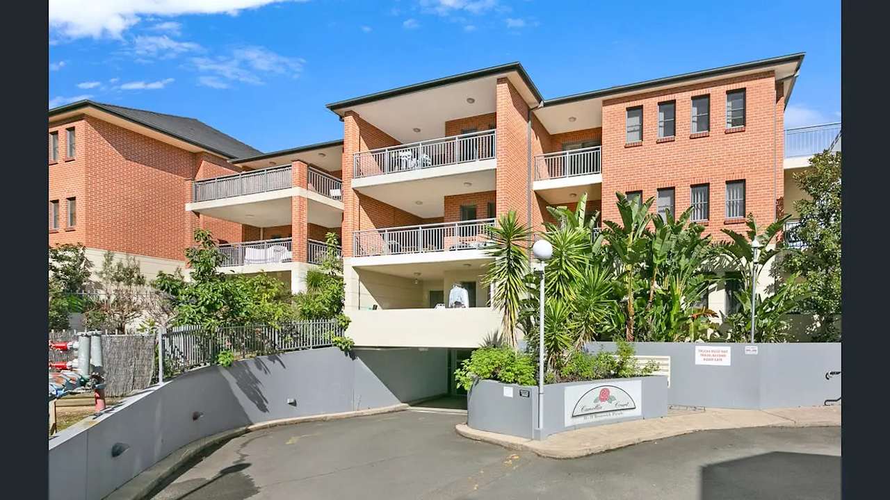 Unfurnished room with own bathroom