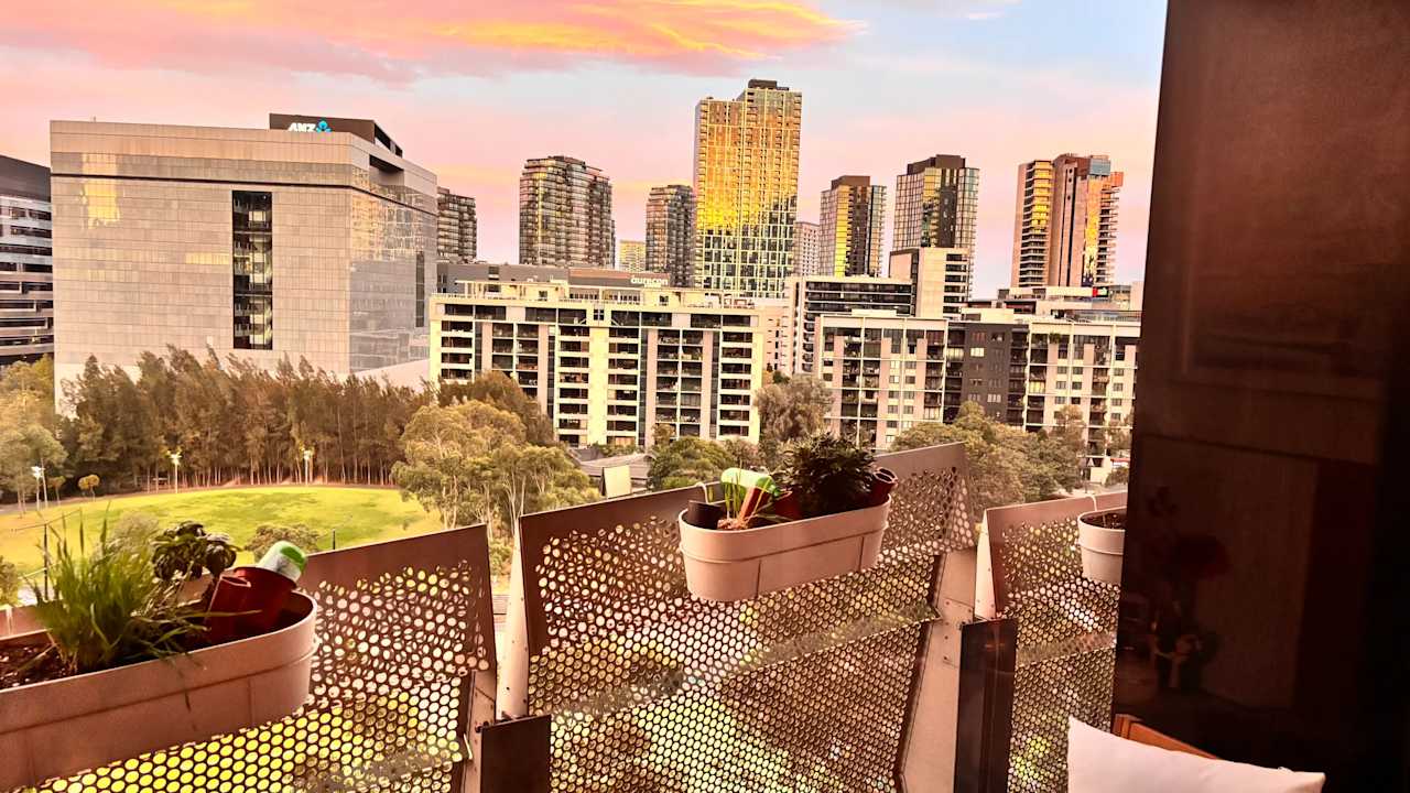 Furnished room with ensuite in a flatshare