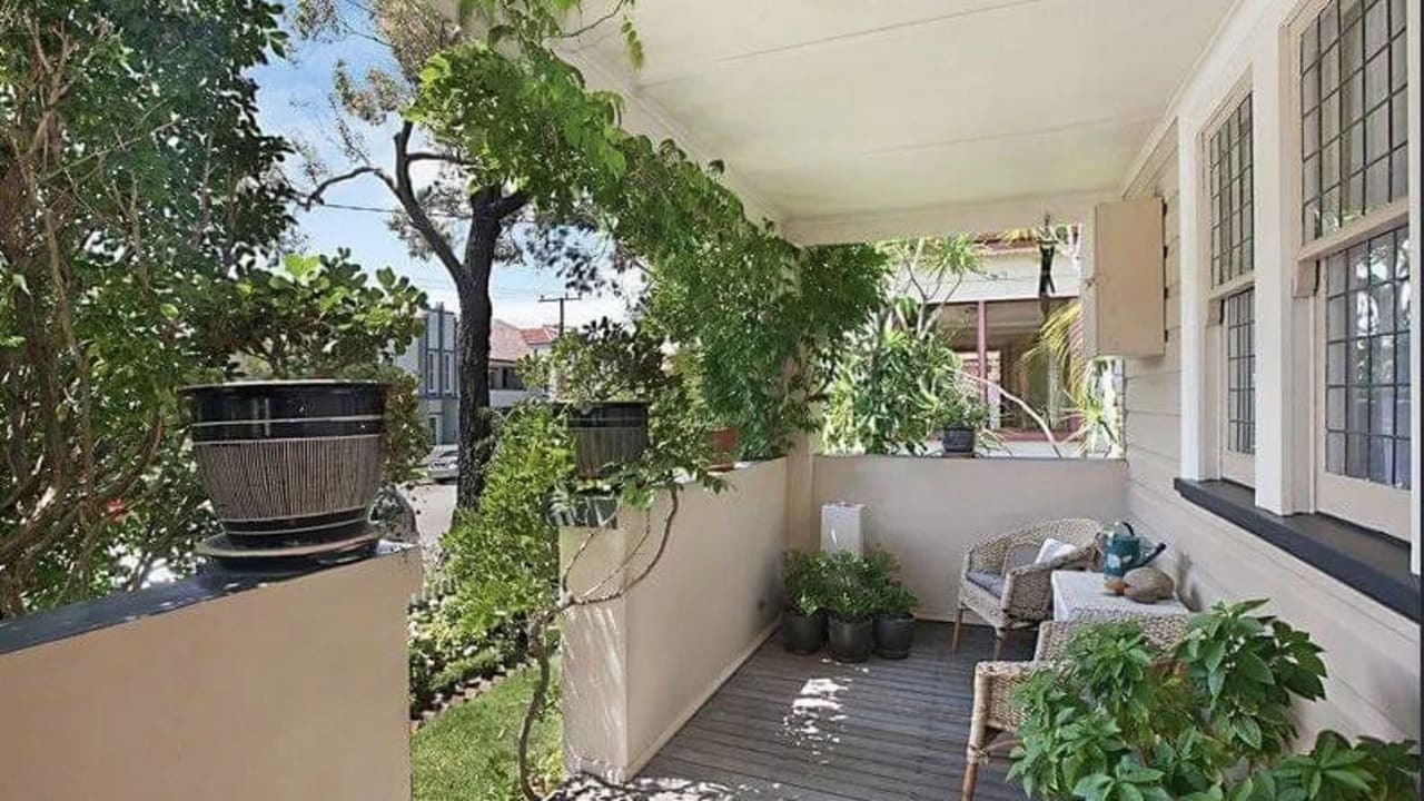 Room in a share house