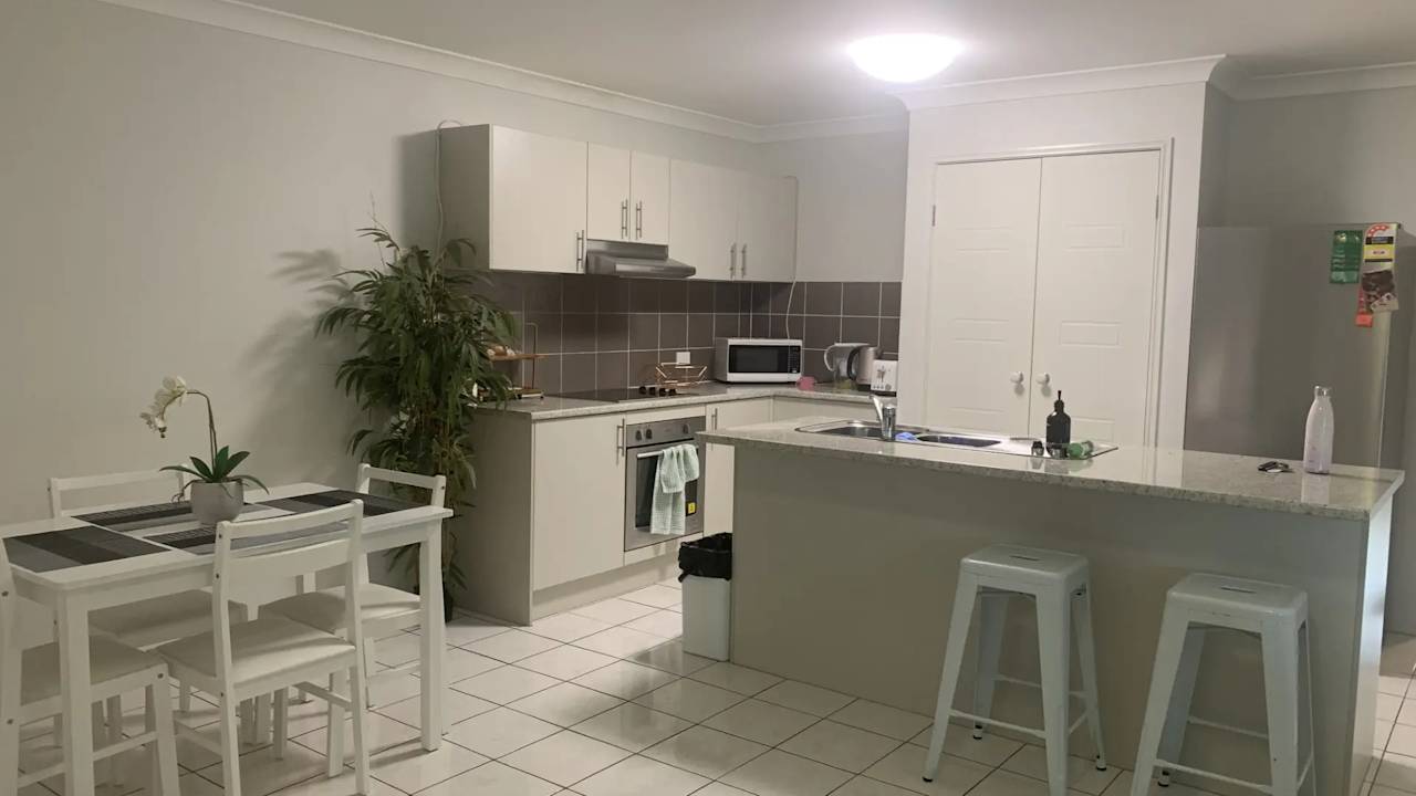 Room in a share house