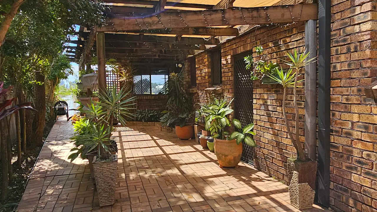 Room in a share house