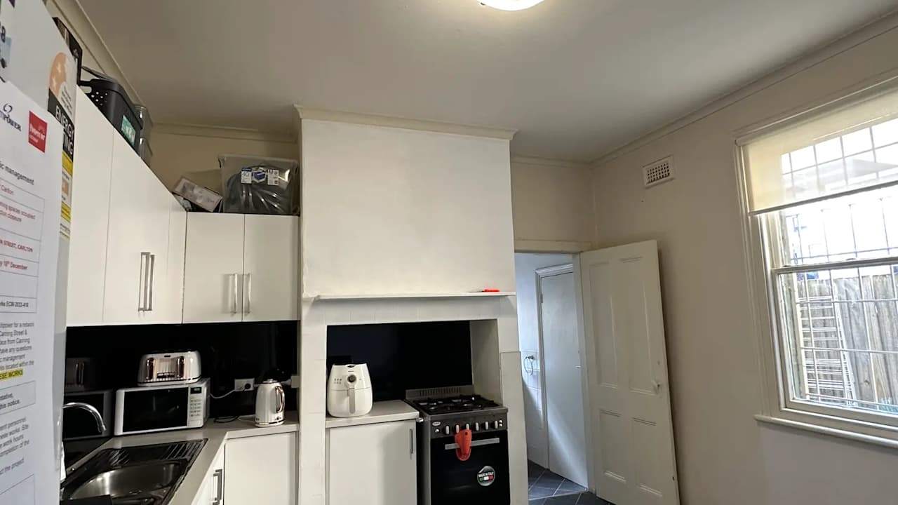 Room in a share house