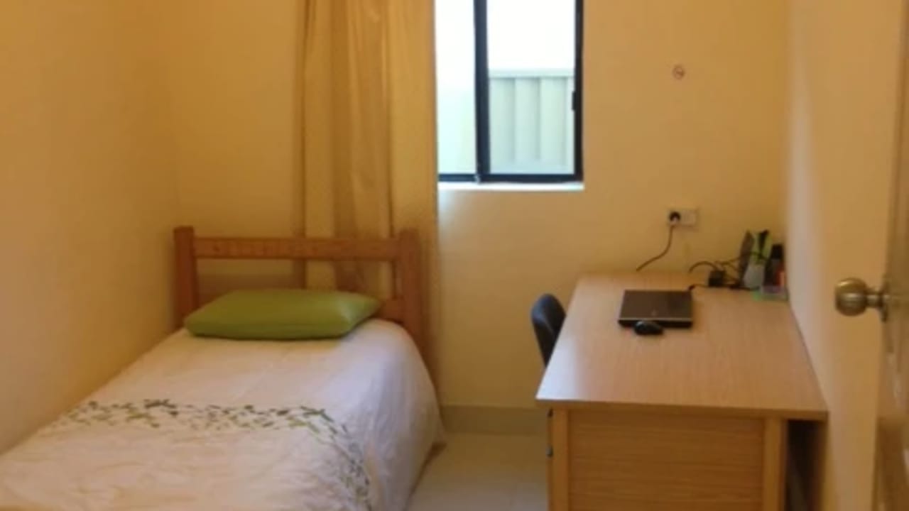 Room in a share house