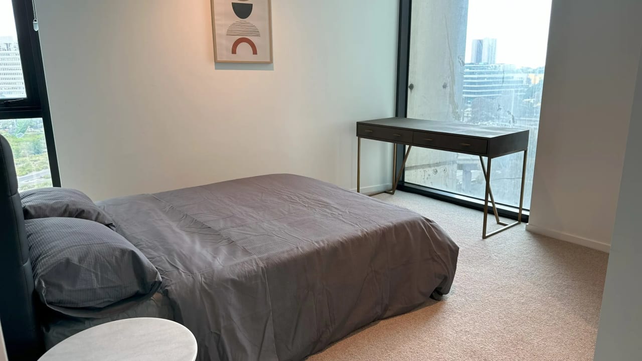 Furnished room in a flatshare