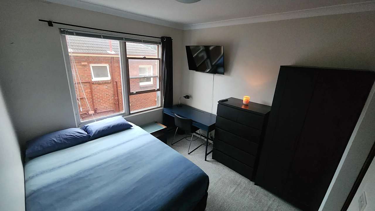 Furnished room in a flatshare