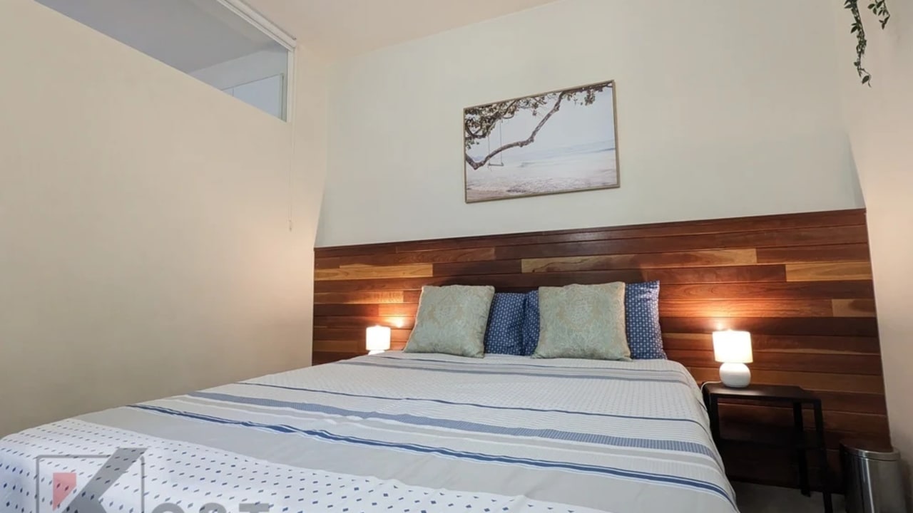 Furnished room in a flatshare