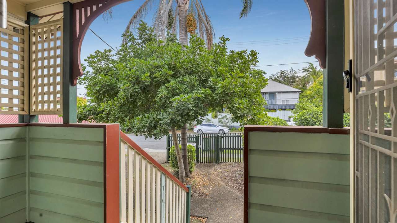 Whole property with 2 rooms for rent