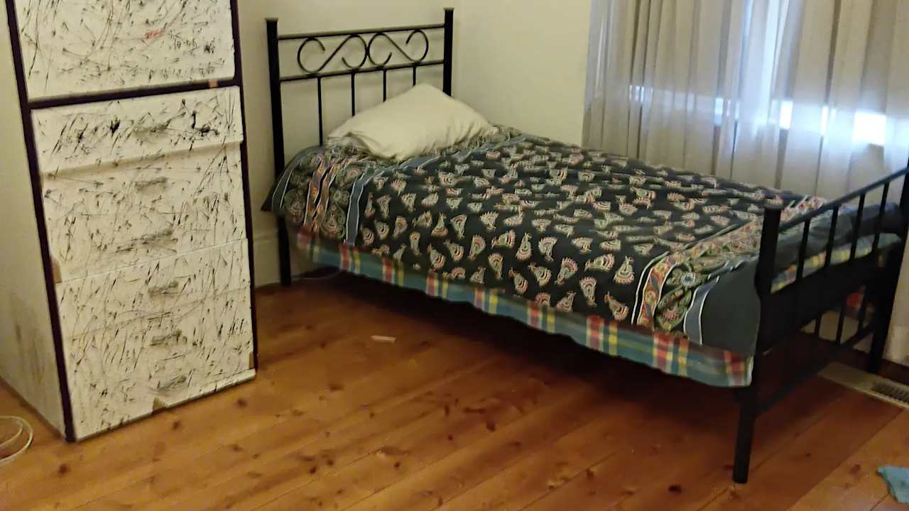 Room in a share house