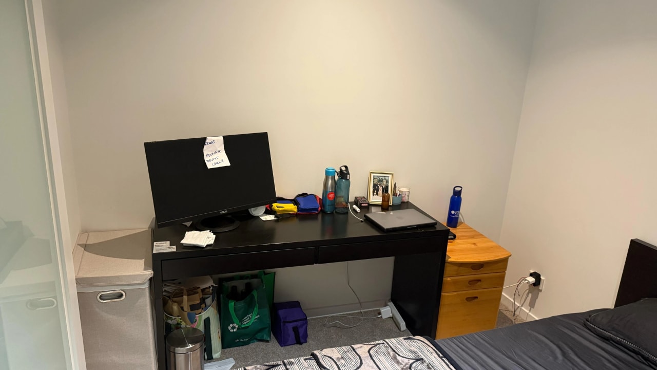 Furnished room in a flatshare