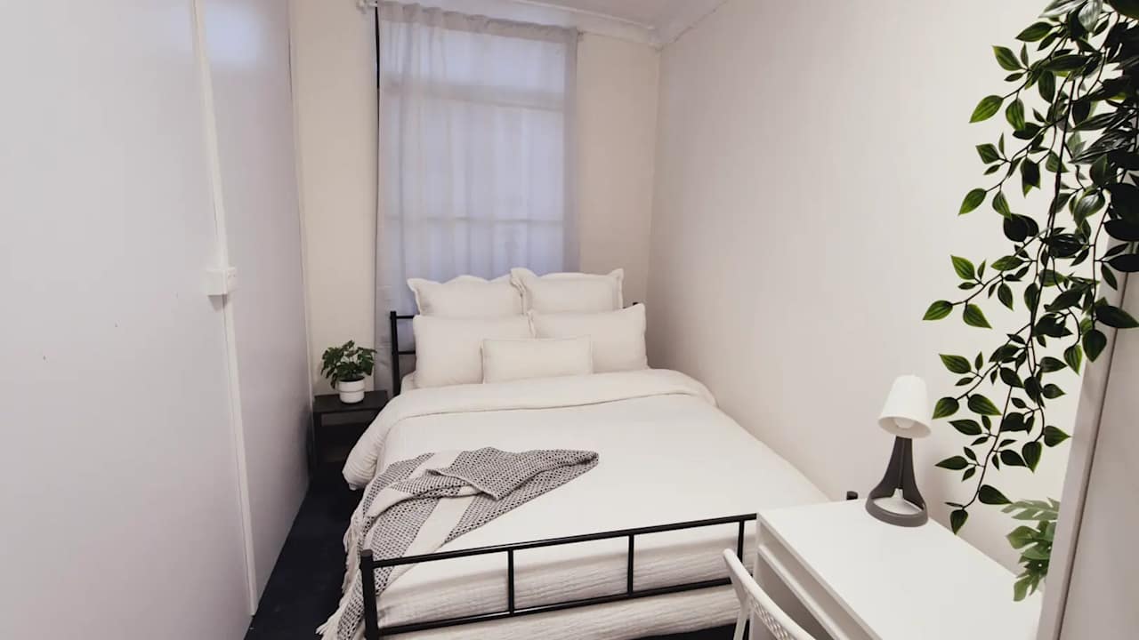 Furnished room in a share house