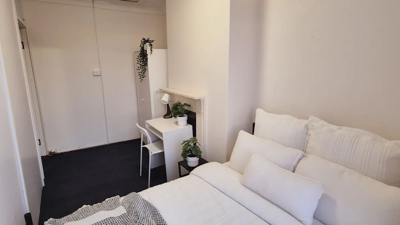 Furnished room in a share house