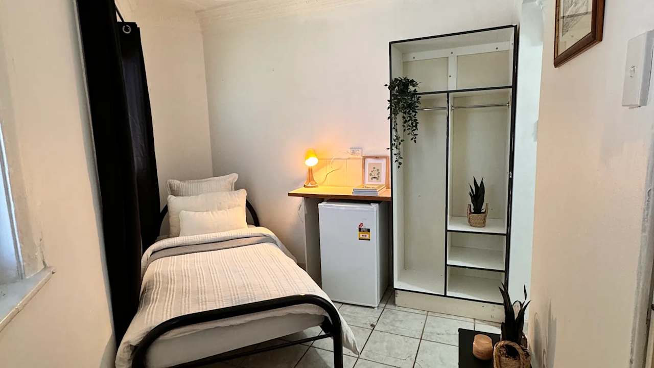 Furnished room studio flat for rent