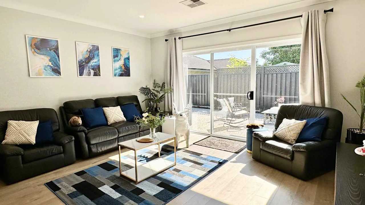 Furnished room in a share house