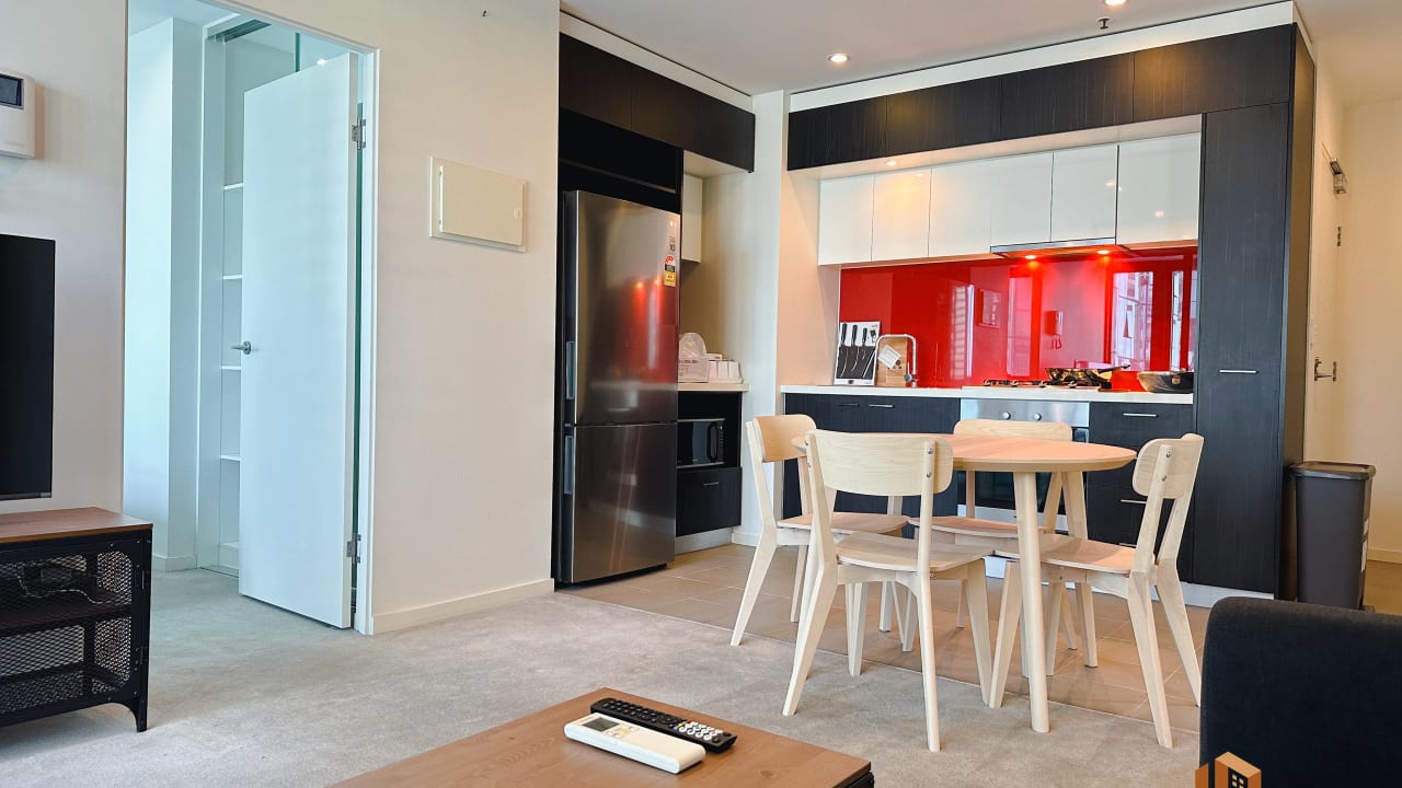 Furnished room with ensuite in a flatshare