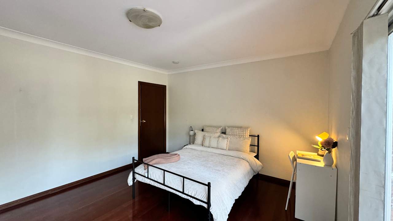 Furnished room with ensuite in a flatshare