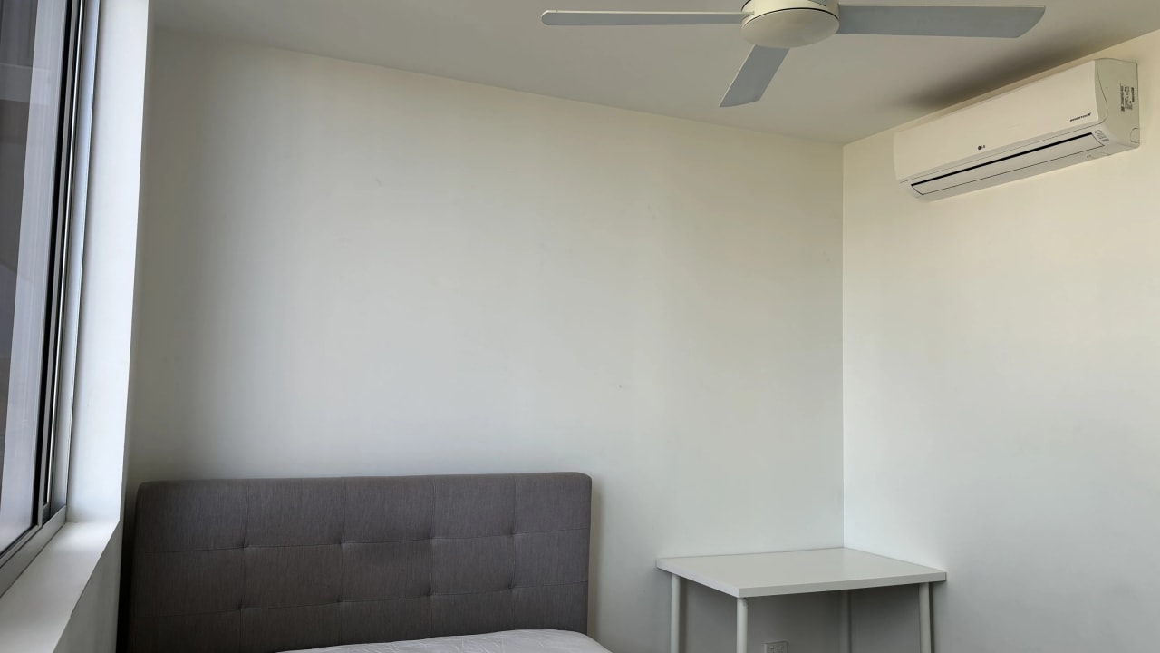 Furnished room in a flatshare