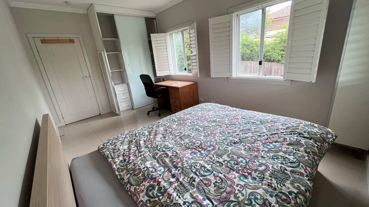 Furnished room in a share house