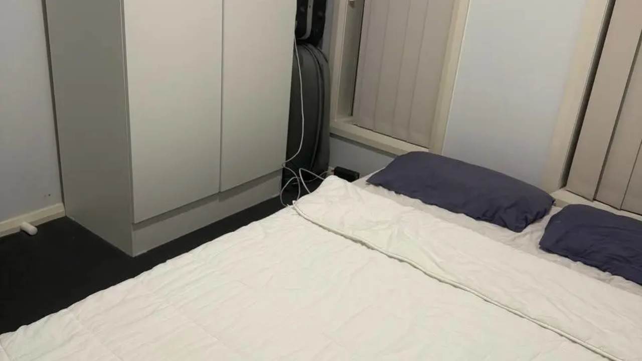 Furnished room with own bathroom