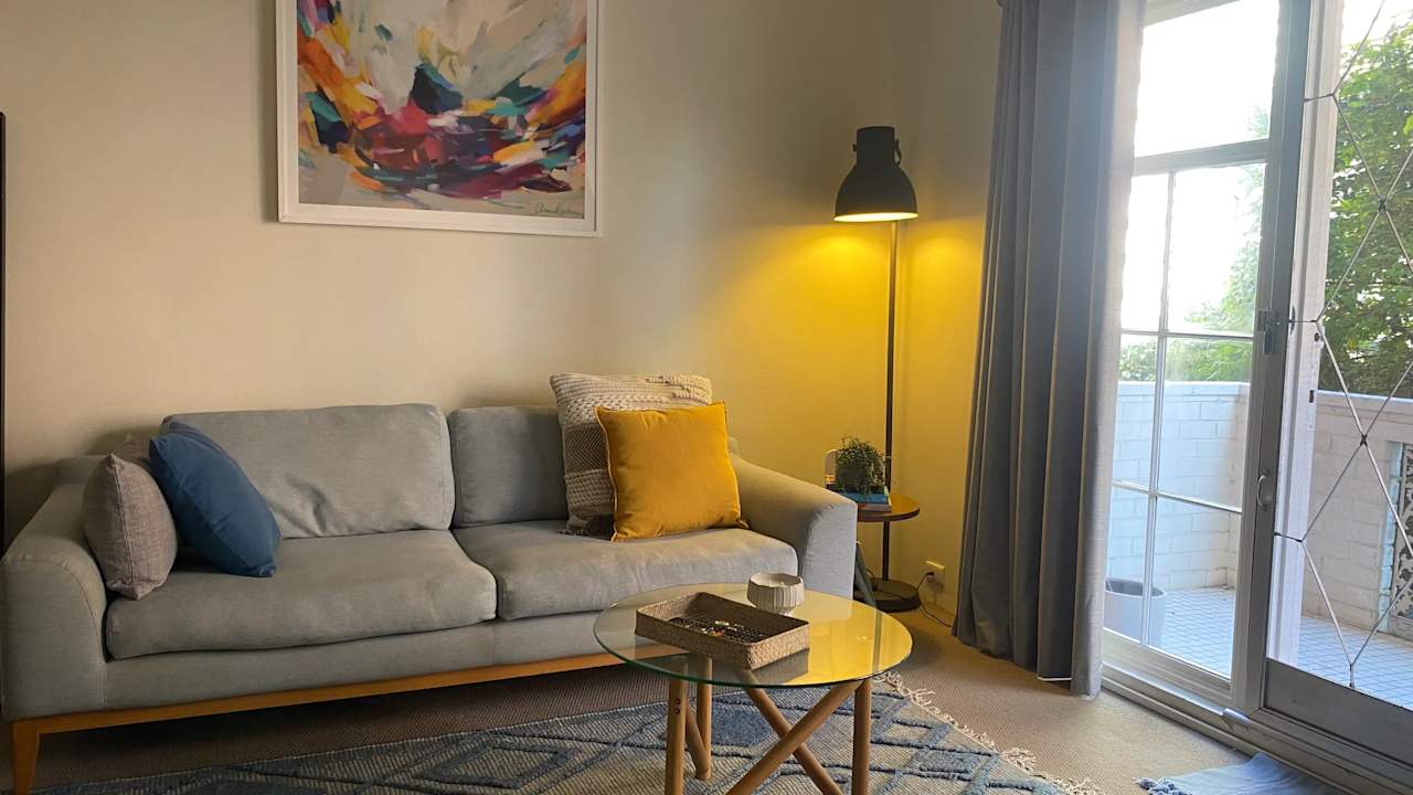 Furnished room in a flatshare