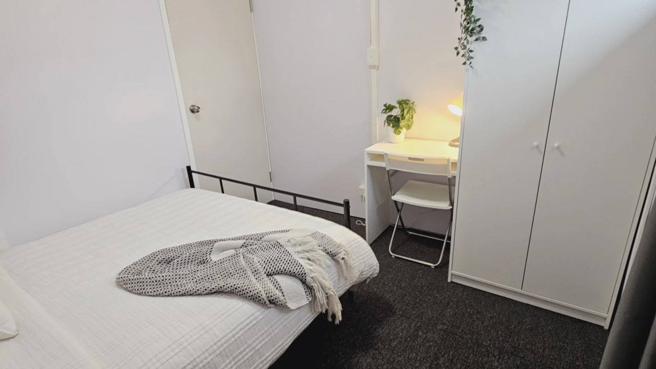 Furnished room in a share house