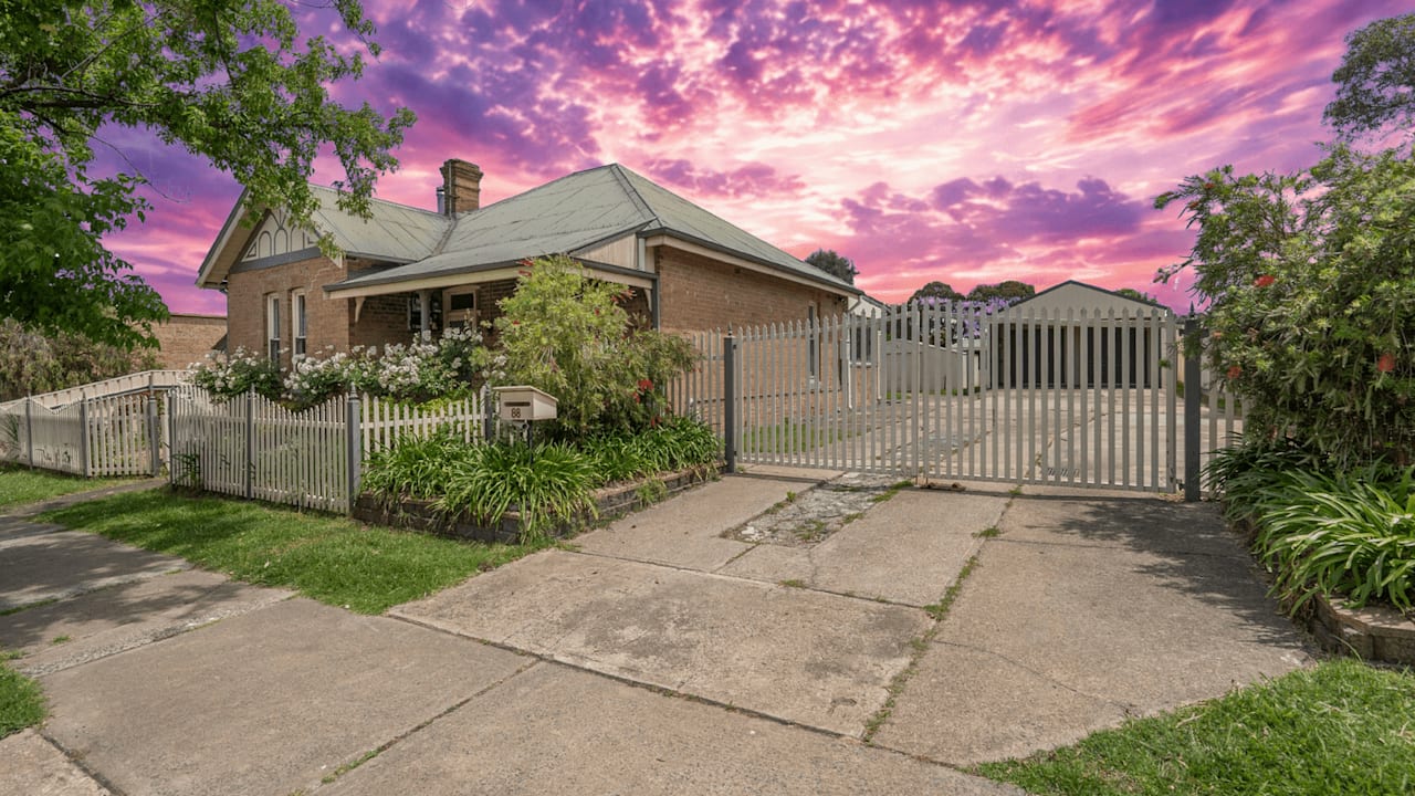 Room in a share house