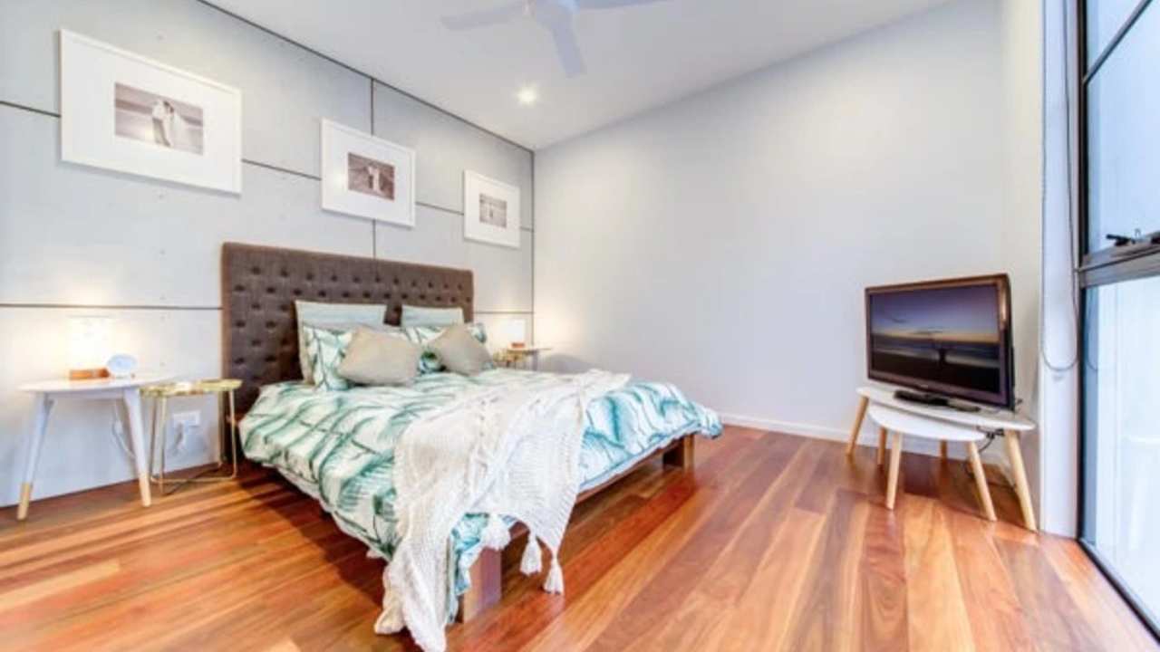 Unfurnished room with own bathroom