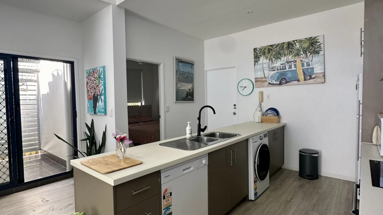 Whole property with 2 rooms for rent
