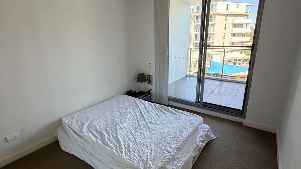 Furnished room with ensuite in a flatshare