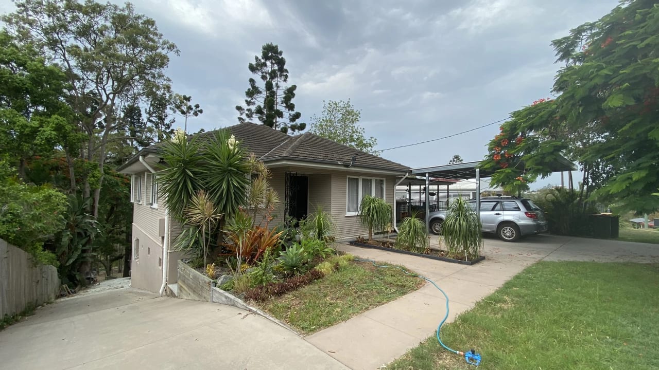 Whole property with 1 room for rent