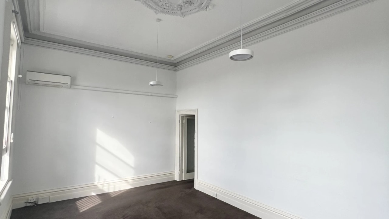 Whole property with 2 rooms for rent