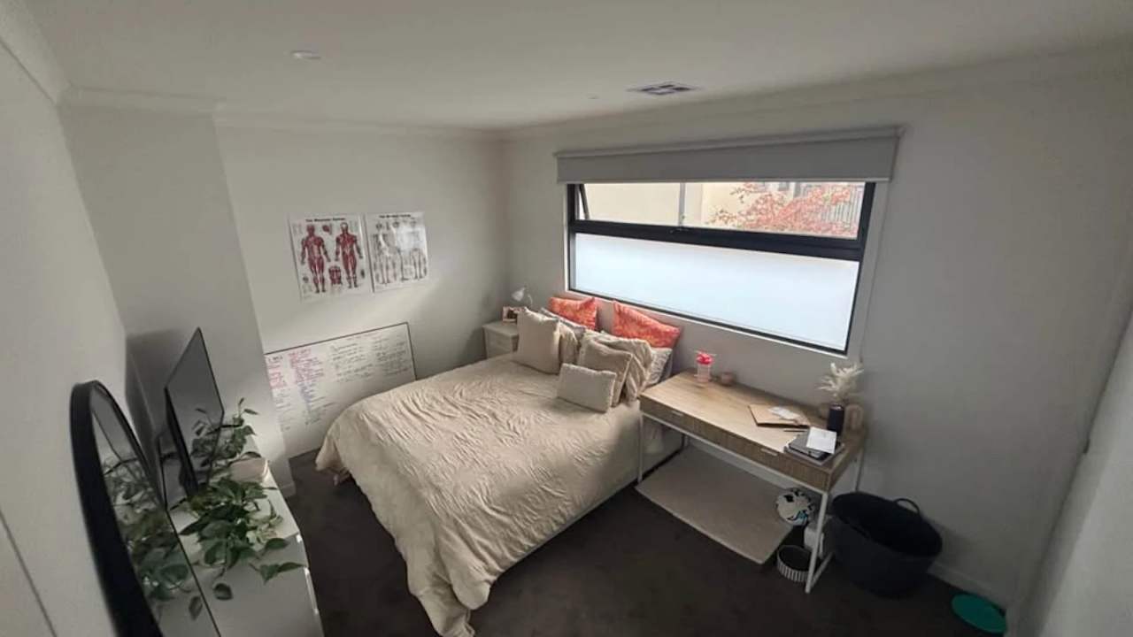 Unfurnished room in a share house