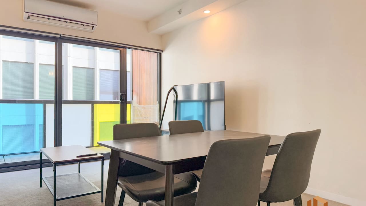 Furnished room with ensuite in a flatshare