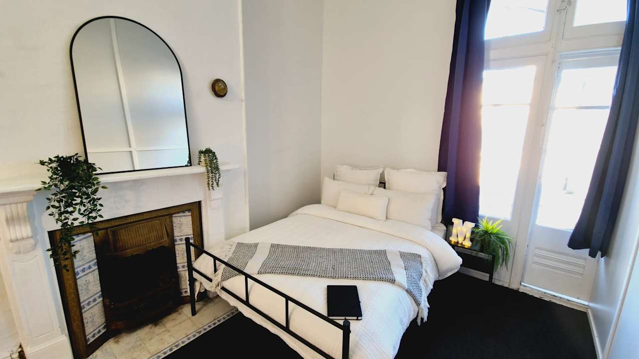 Furnished room in a share house