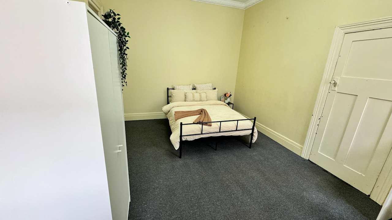 Furnished room in a share house
