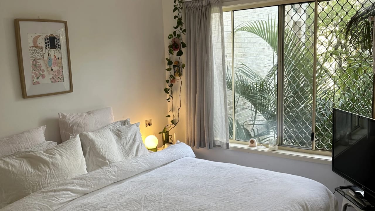 Unfurnished room with own bathroom