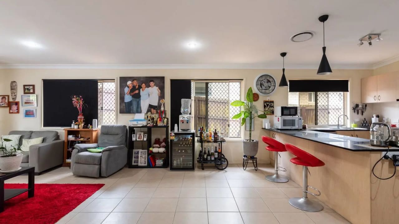 Furnished room in a share house