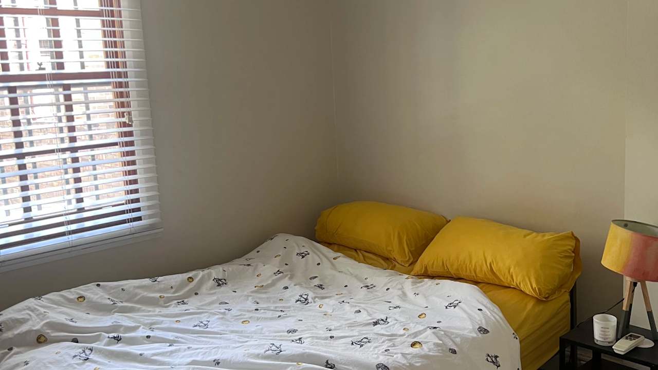 Room in a share house