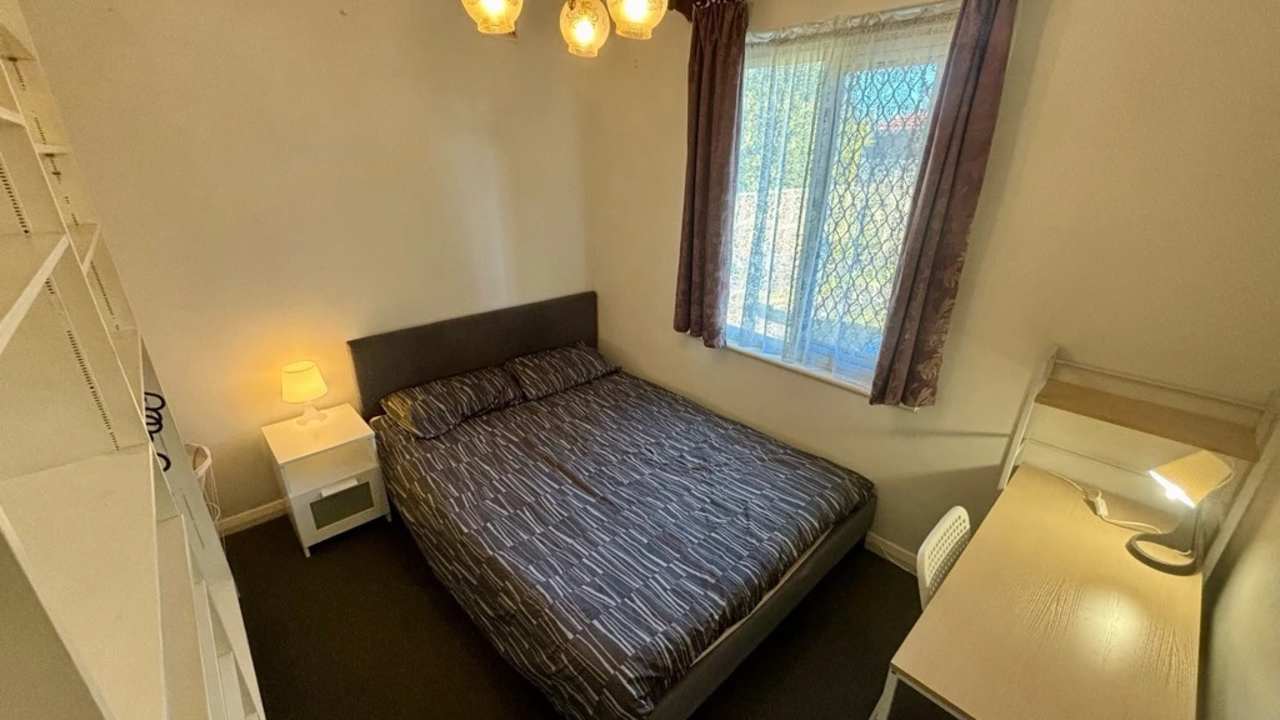 Room in a share house