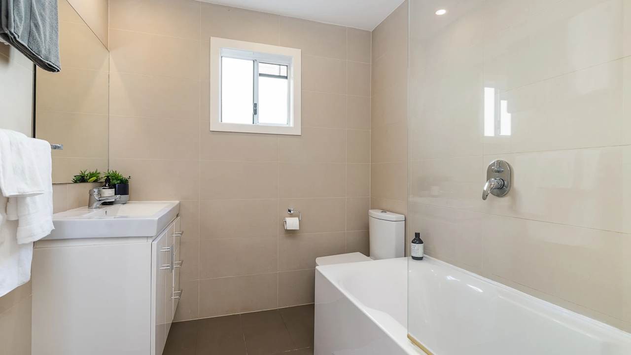 Furnished room with own bathroom