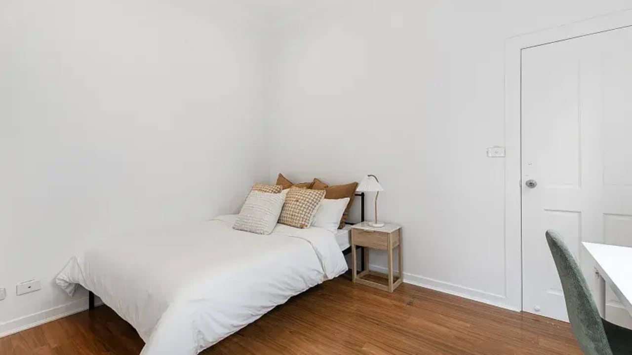 Room in a share house